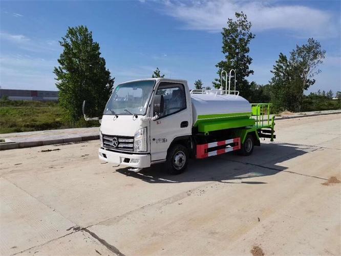 東風(fēng)D9康機(jī)210馬力15方灑水車 服務(wù)周到的城市清潔先鋒